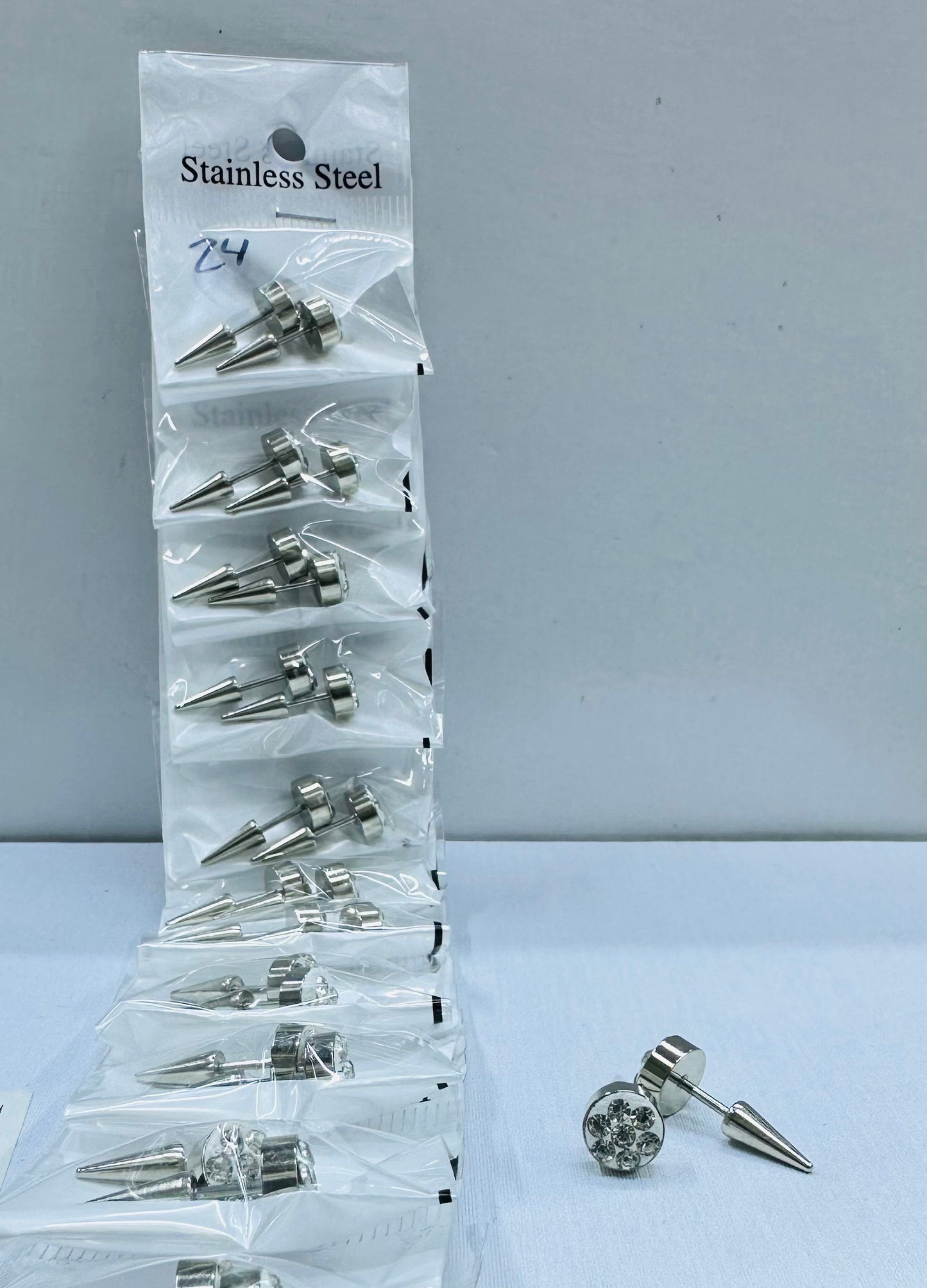 Arete plateado con barro blanco, por 12 par
