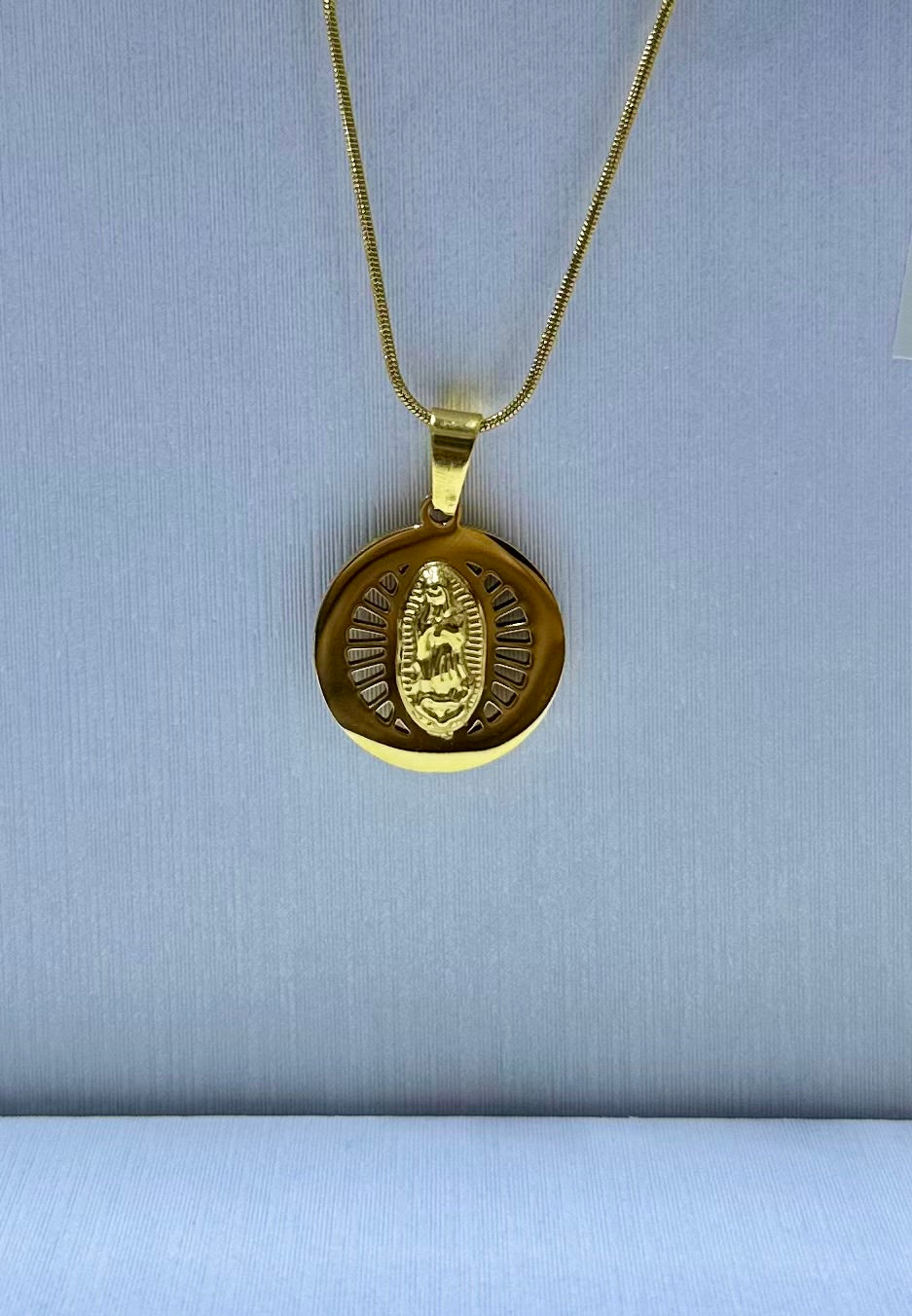 Dije Virgen de Guadalupe (sin cadena)