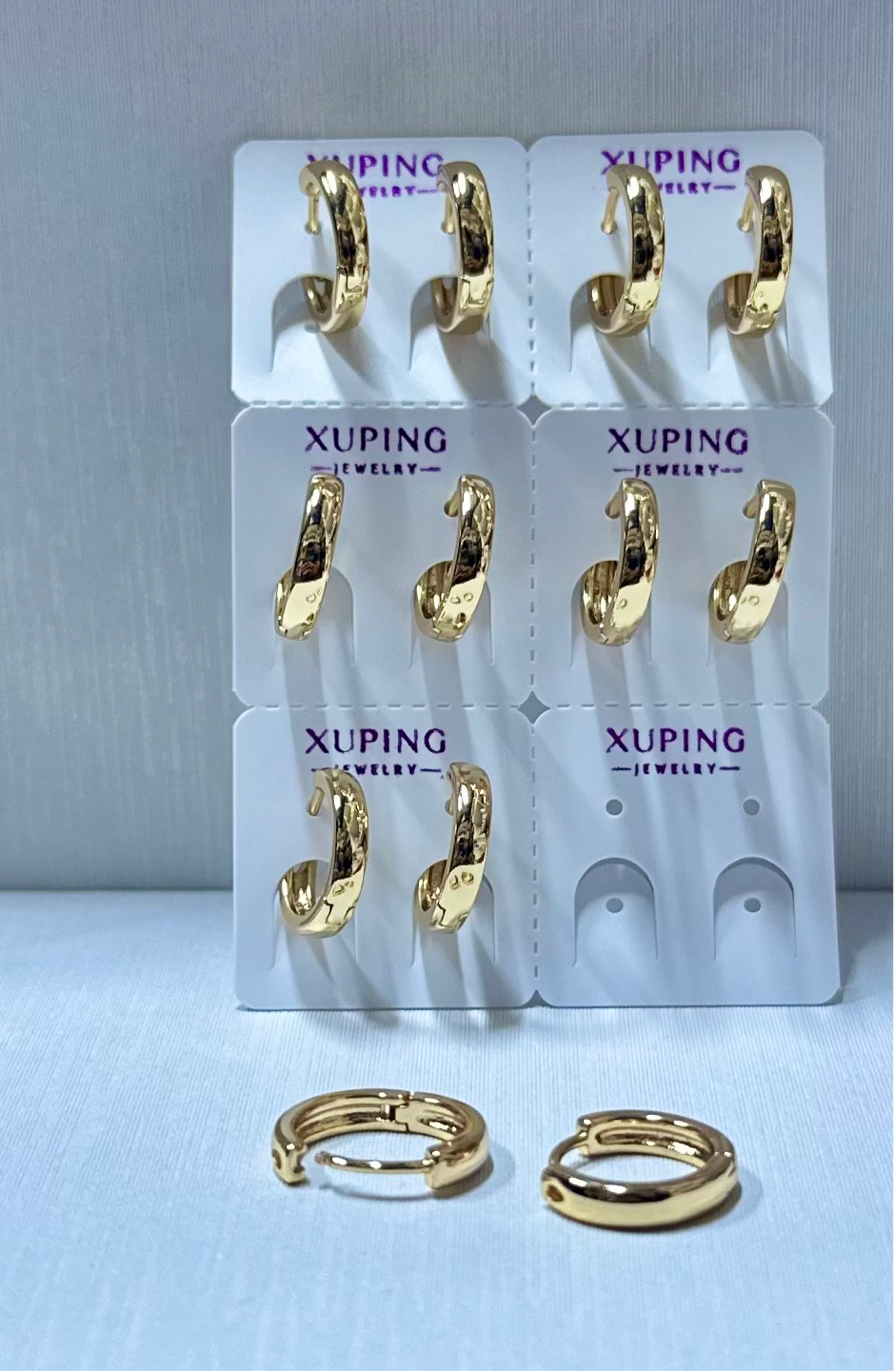 Argolla clásica  en xuping (por 1 par)