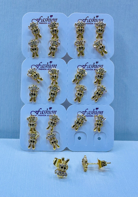 Arete bronce enchapado por 12 pares.
