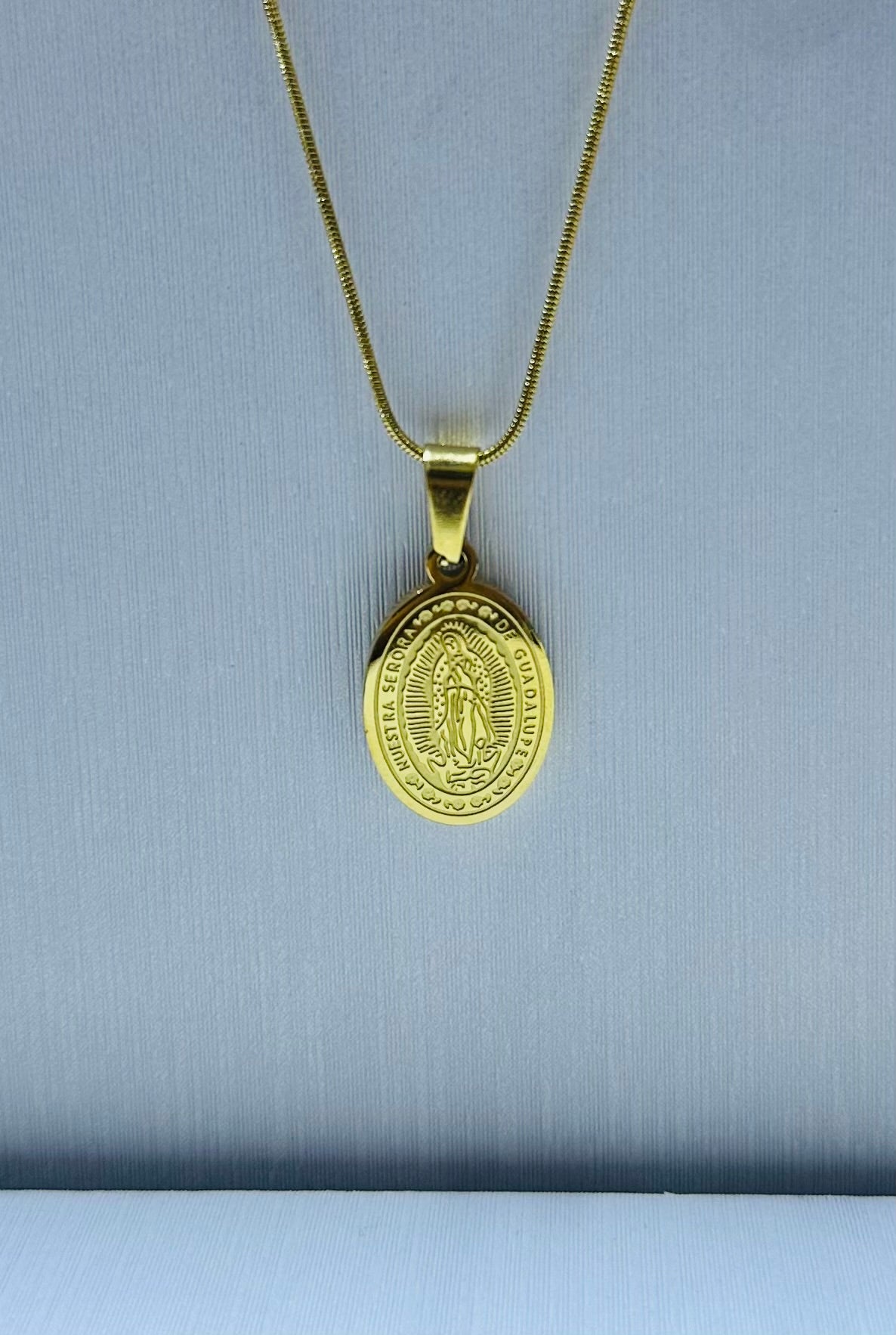 Dije Virgen de Guadalupe (sin cadena)