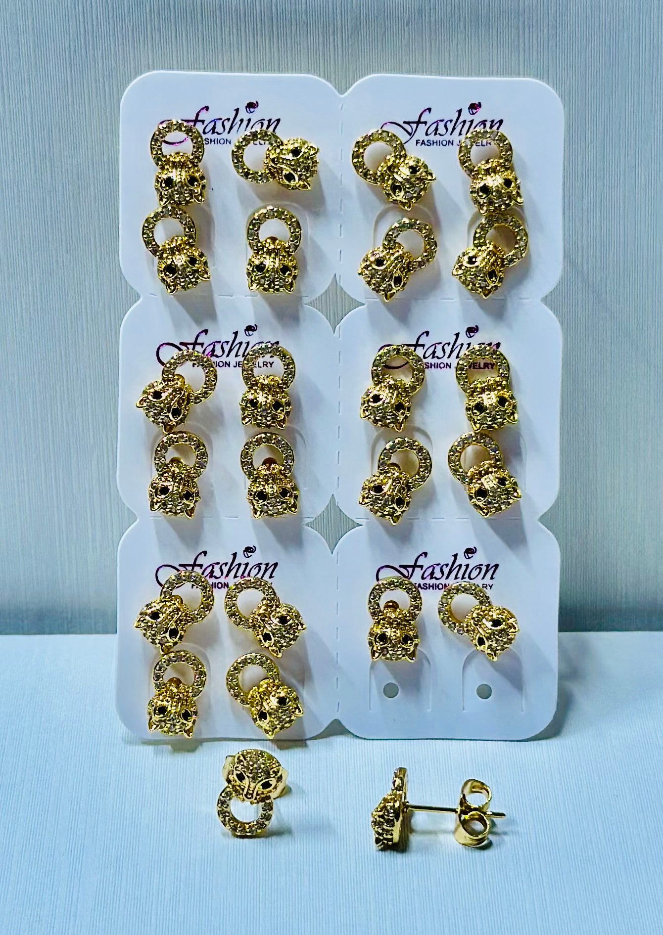 Arete con piedras de zircon
