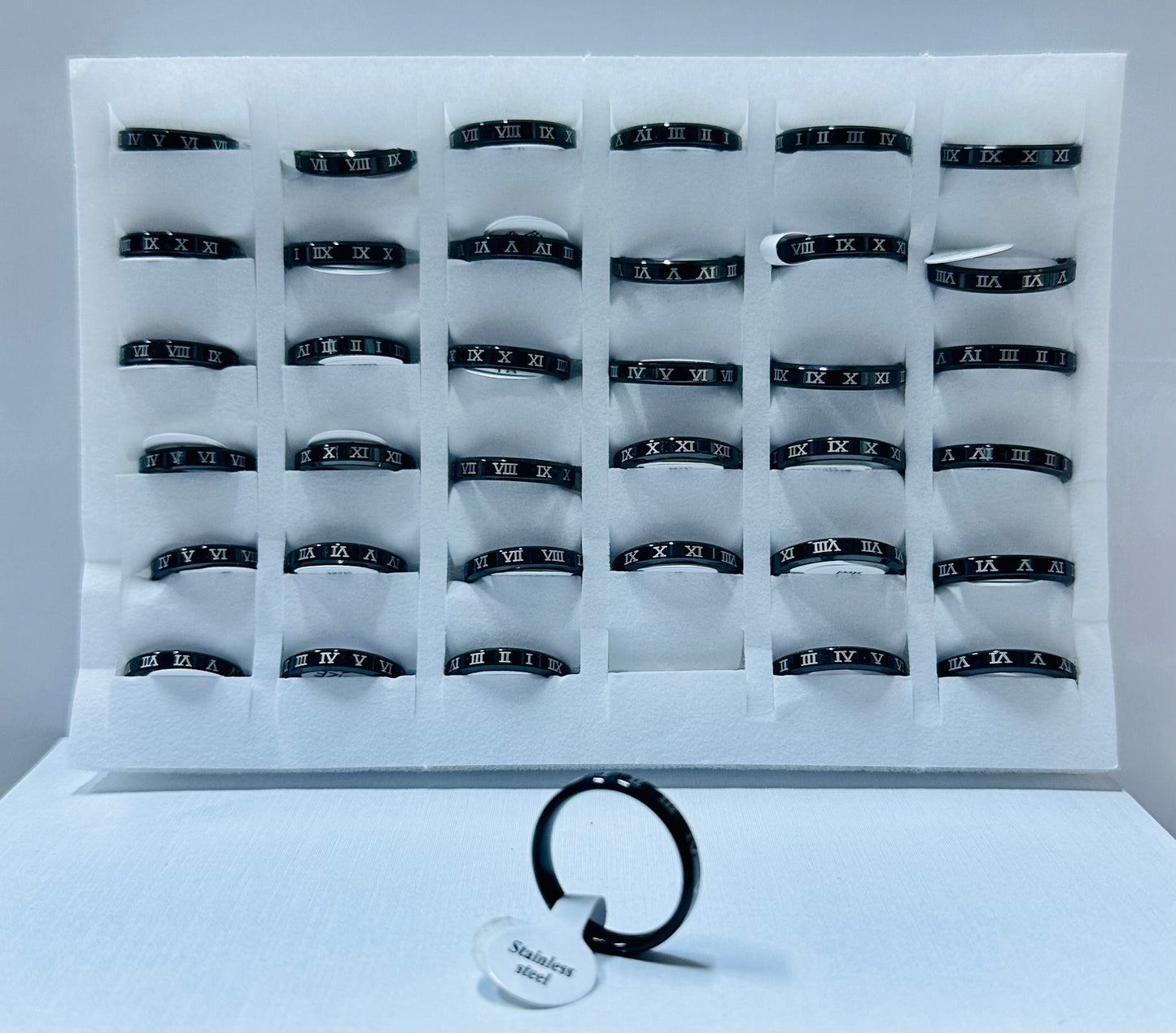 Anillo negro número romanos (por 36 und)