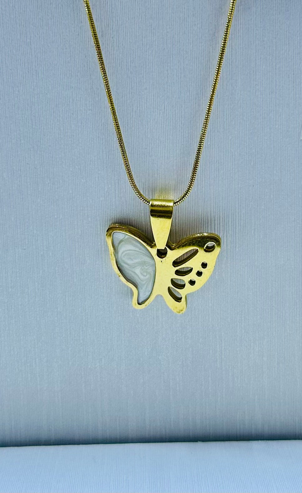 Dije mariposa (sin cadena)